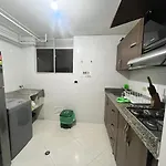 Apartamento Moderno, Ubicacion Ideal, Con Parking