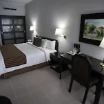 Hotel Internacional La Triada by DOT Urban