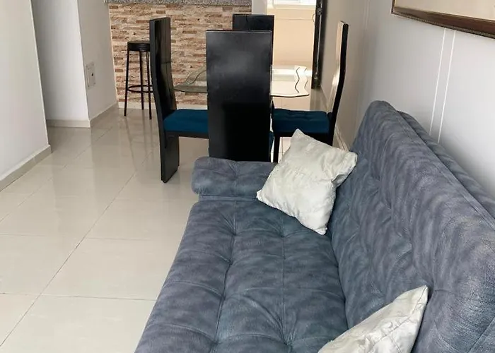 Comodo Apartamento Con Vista A La Ciudad
