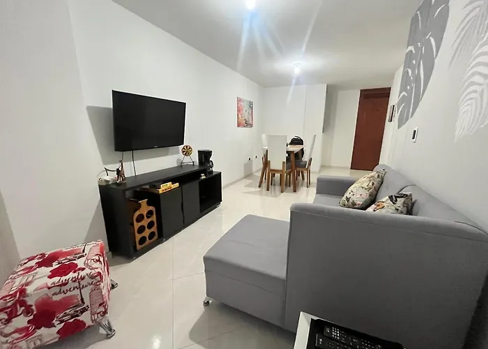 Apartamento Moderno, Ubicacion Ideal, Con Parking