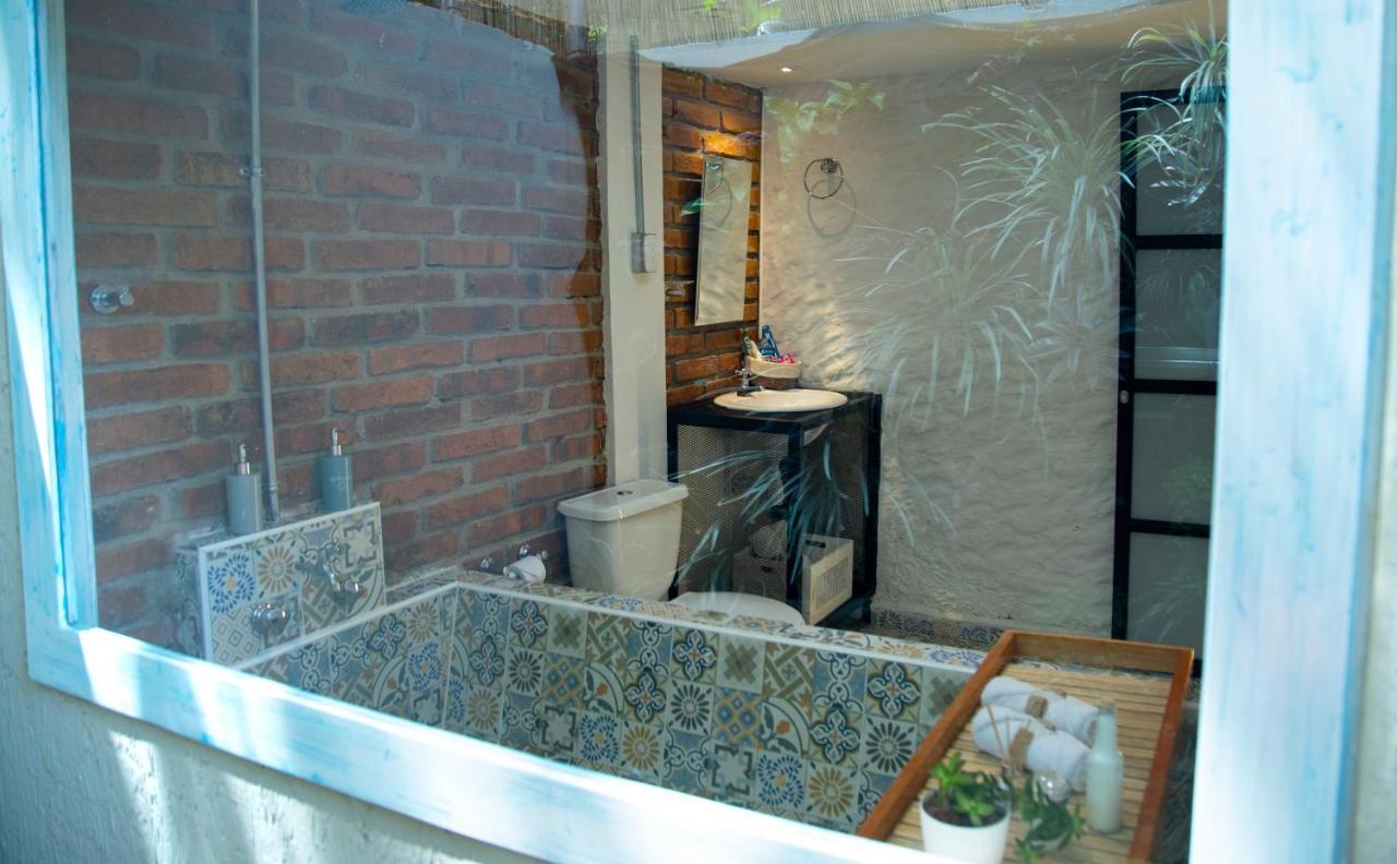 Casa Lago Boutique *