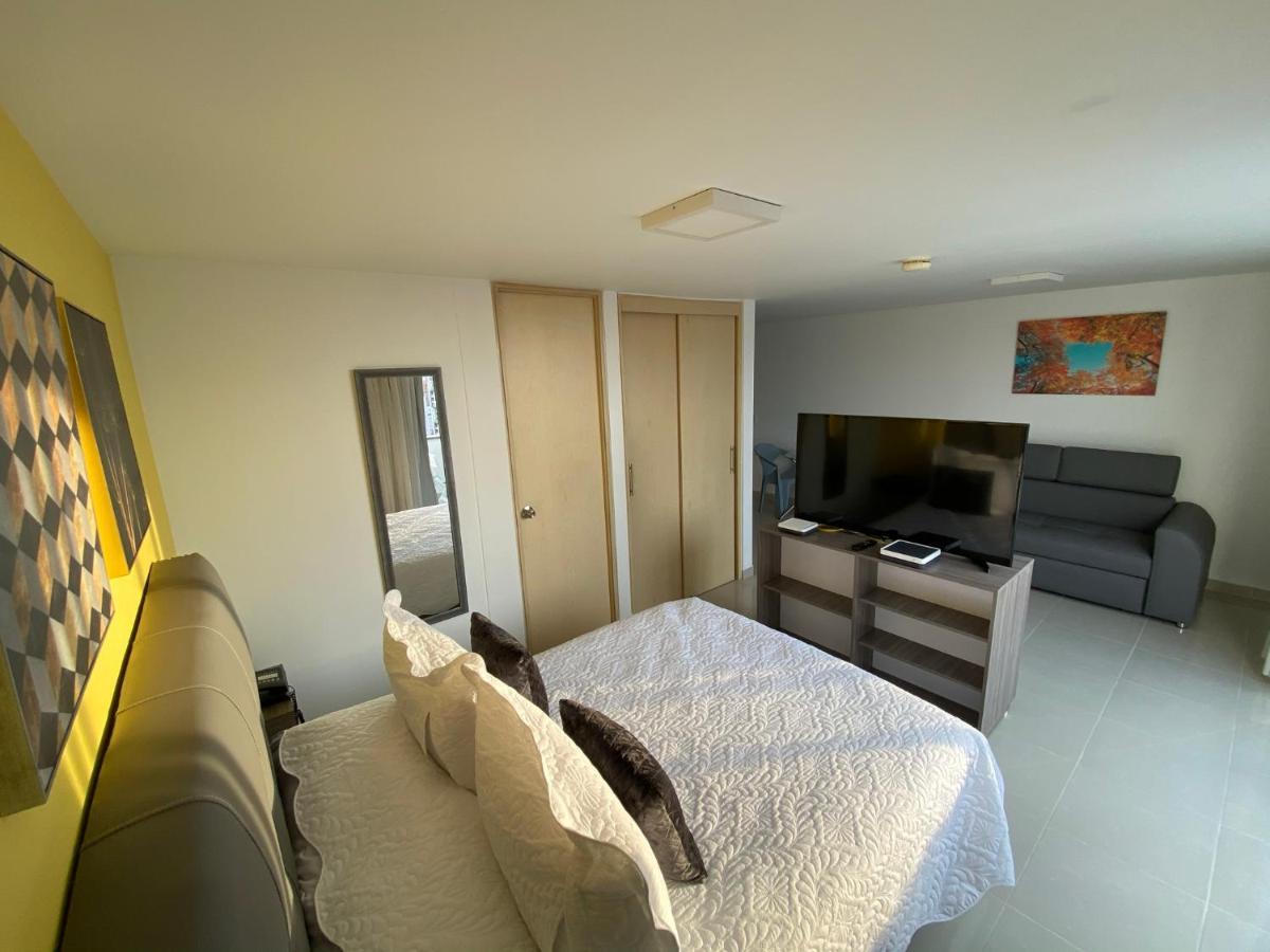 Lujoso Apto Amoblado - Piso Alto - Nuevo Apartment