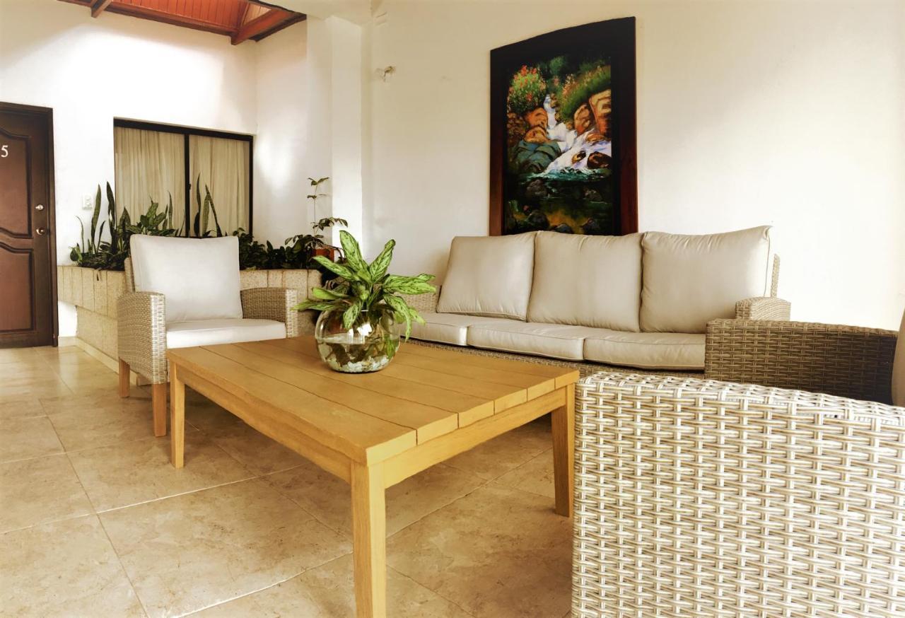Riviera Plaza Hotel 3*