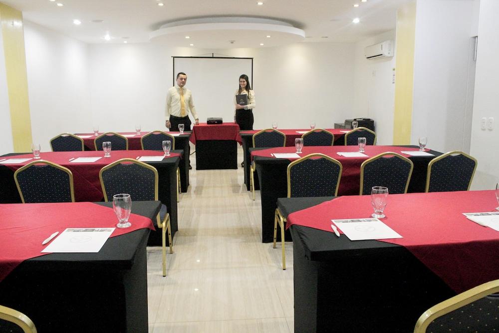 La Serrania Hotel 4*