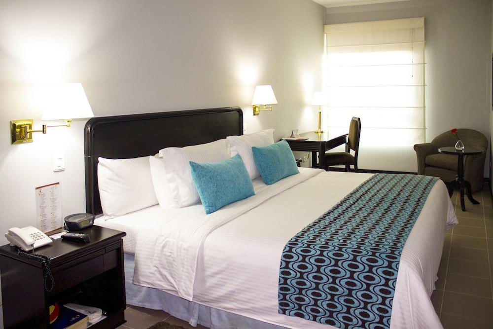 Internacional La Triada By Dot Urban Hotel 4*