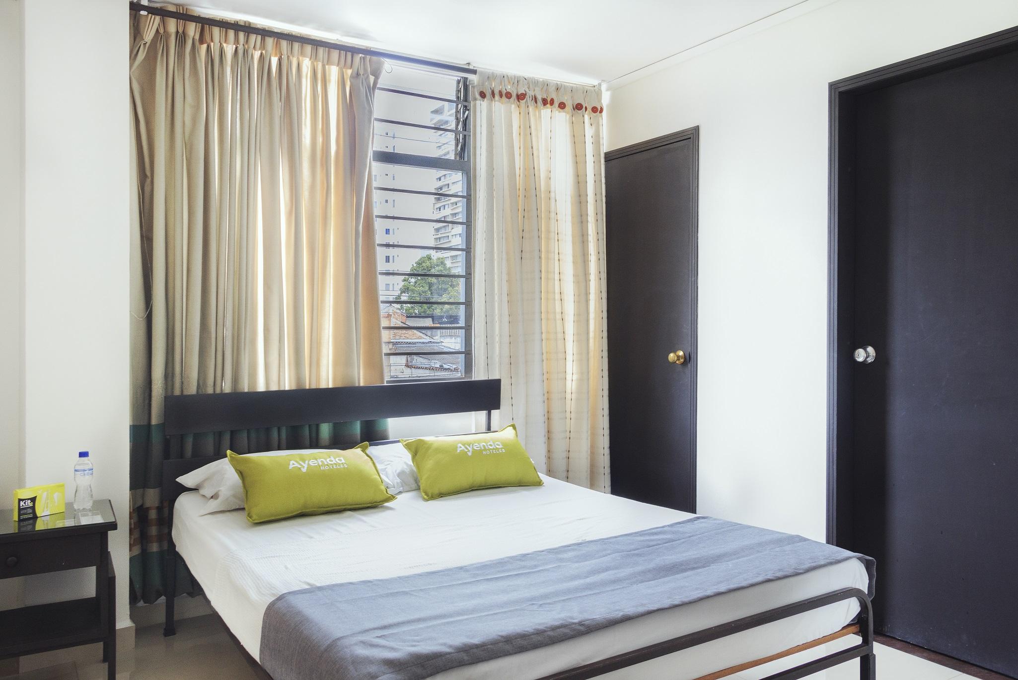 Colonial Plaza Hotel 3*