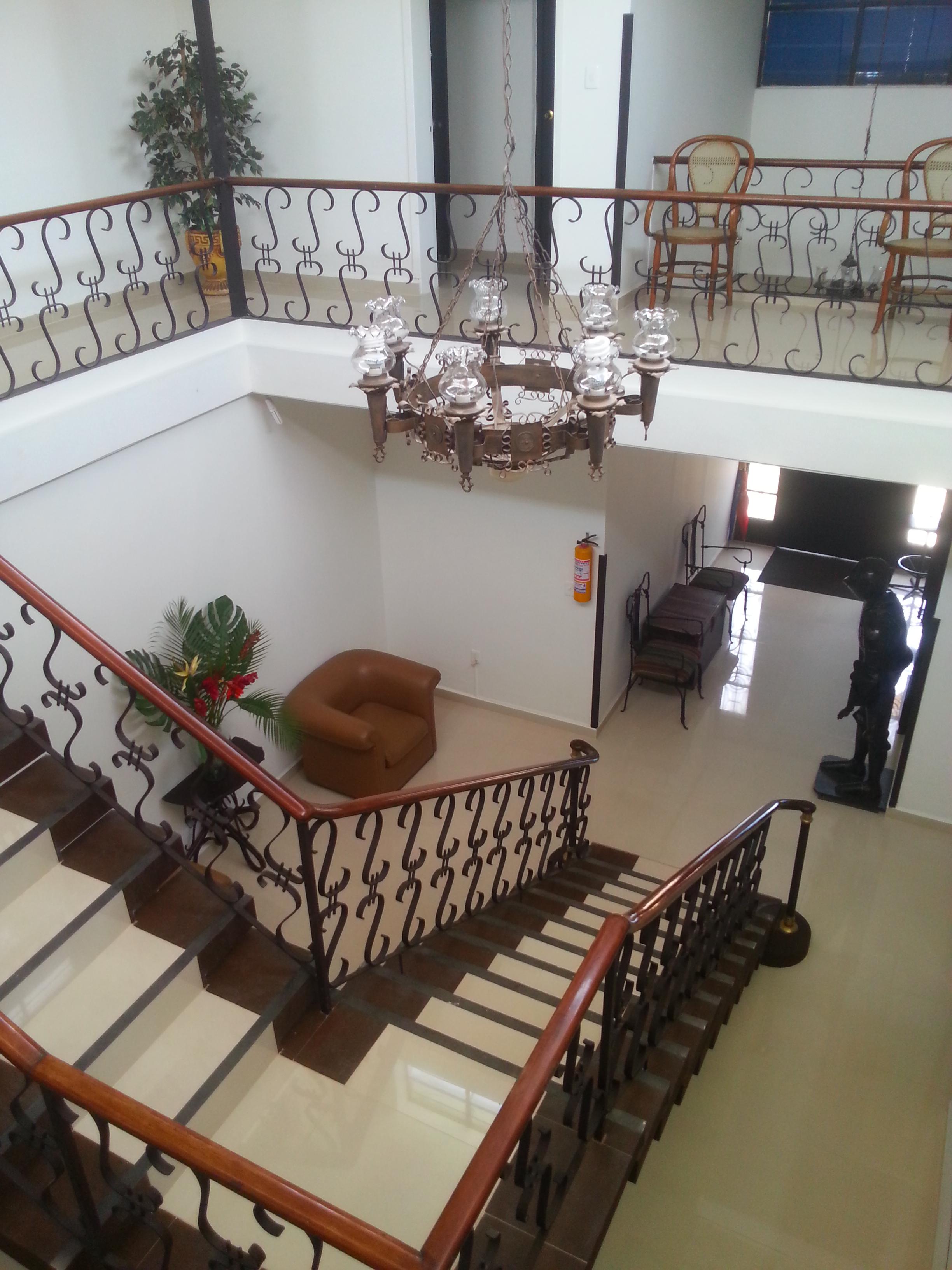 Colonial Plaza Hotel
