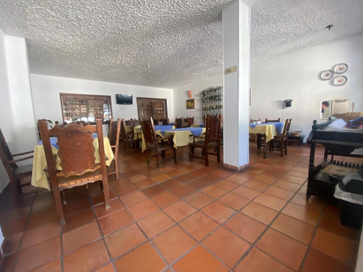 Colonial Plaza Hotel 3*
