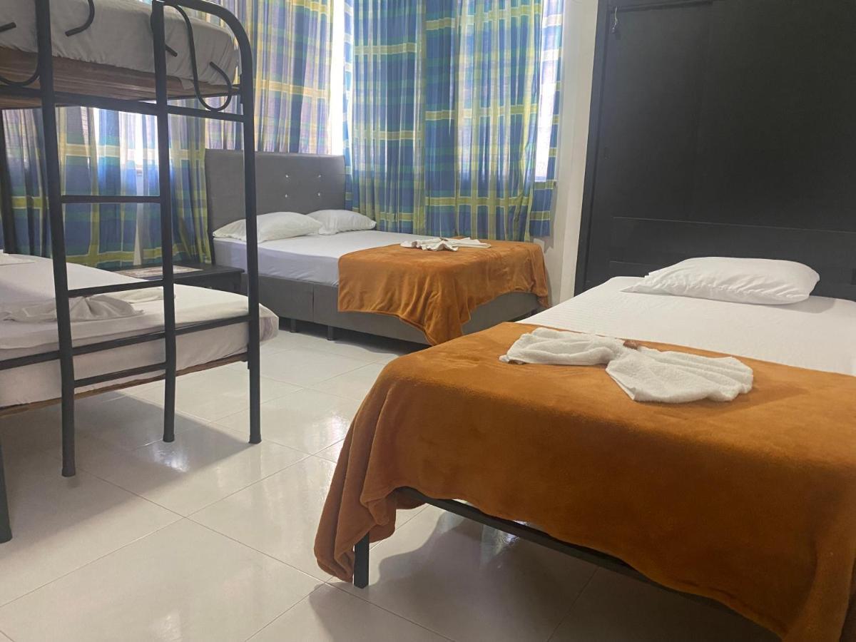 Colonial Plaza Hotel 3*