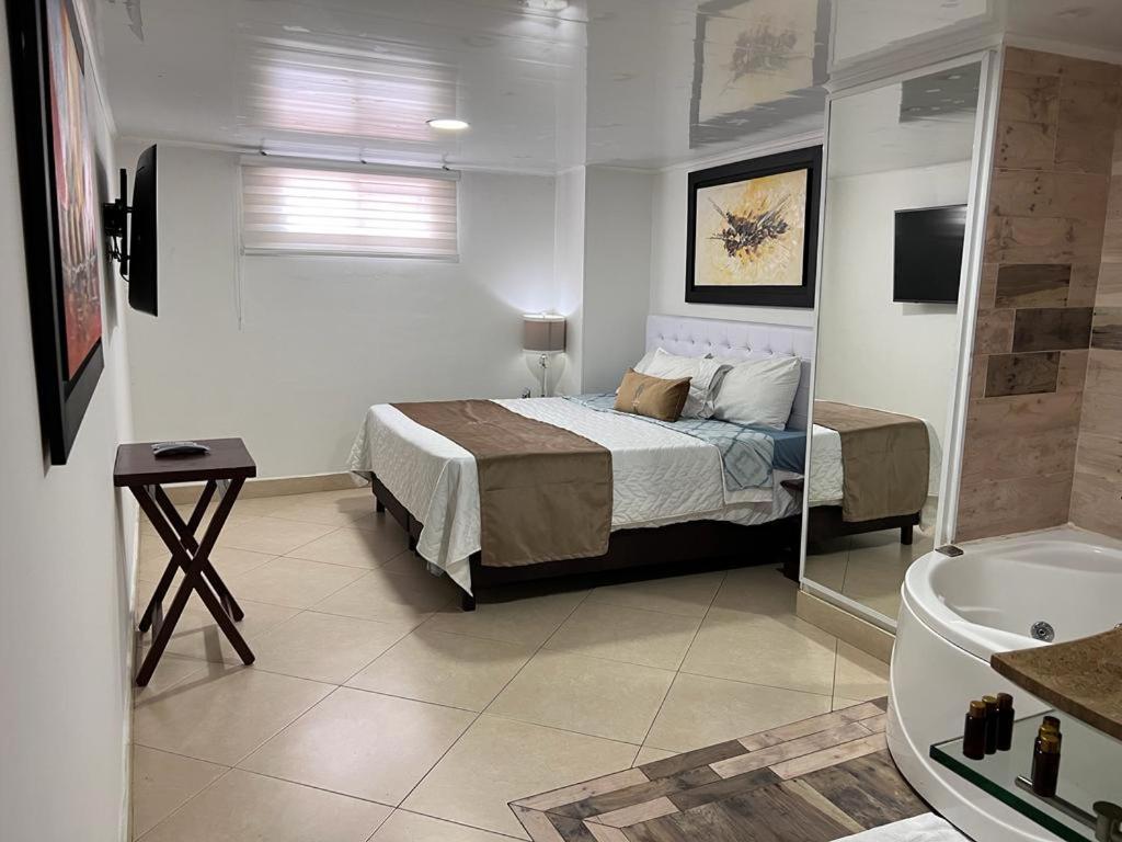 La Hormiga Hotel 3*