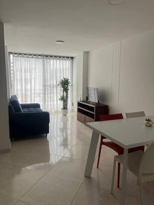 Apartamento Bien Ubicado. Apartment
