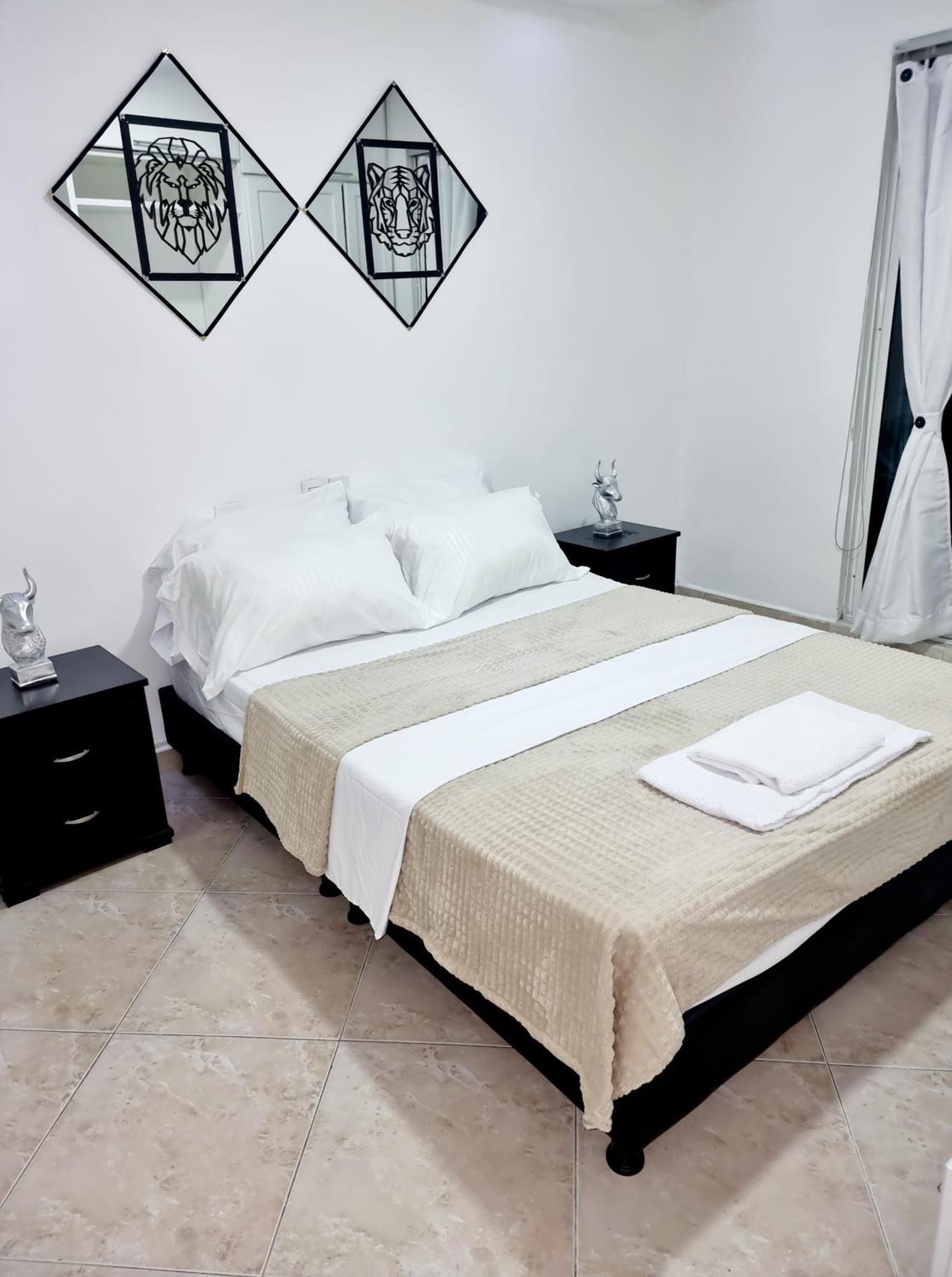 Amplia Y Comoda Con Bano Privado *