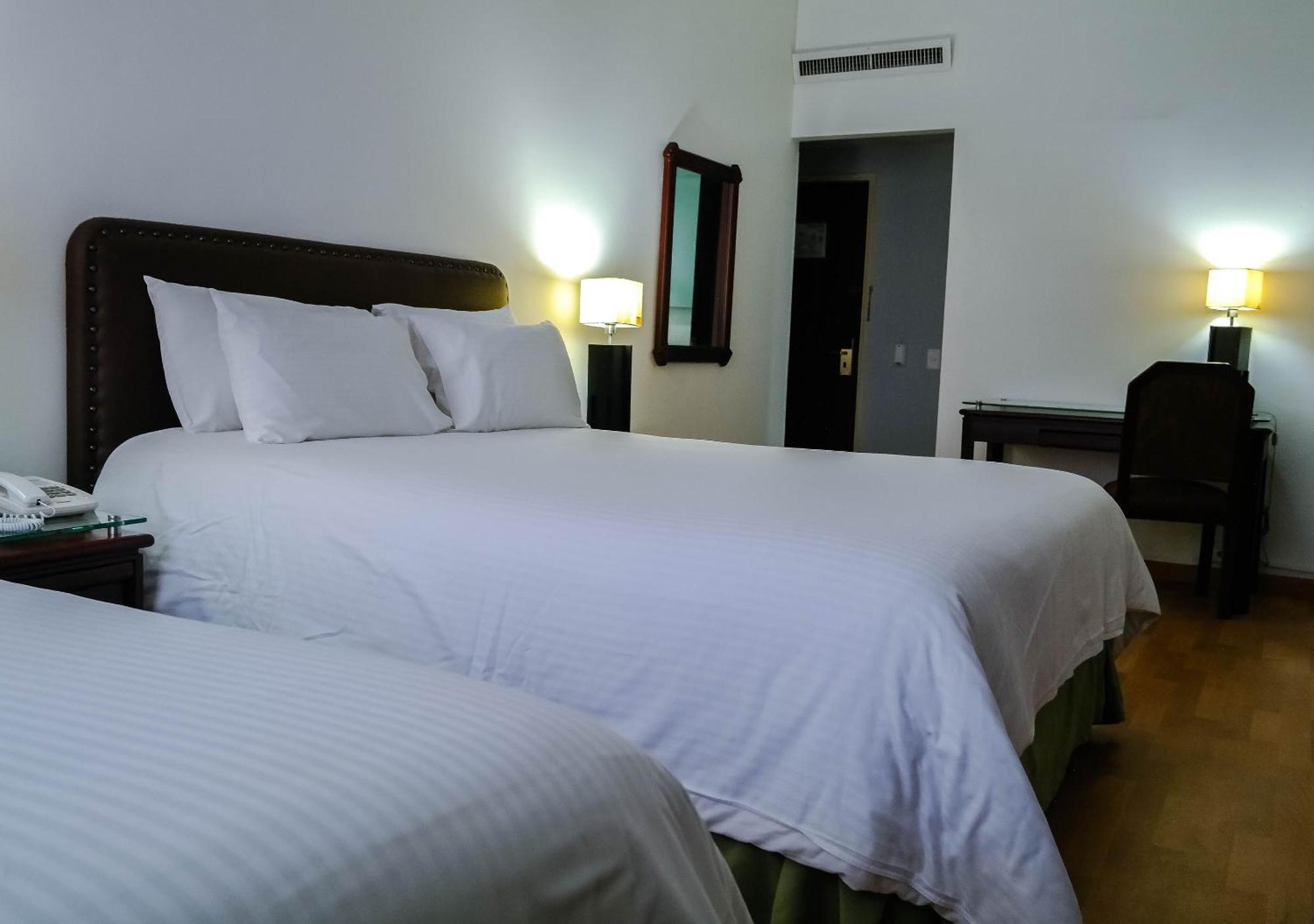 Internacional La Triada By Dot Urban 4*