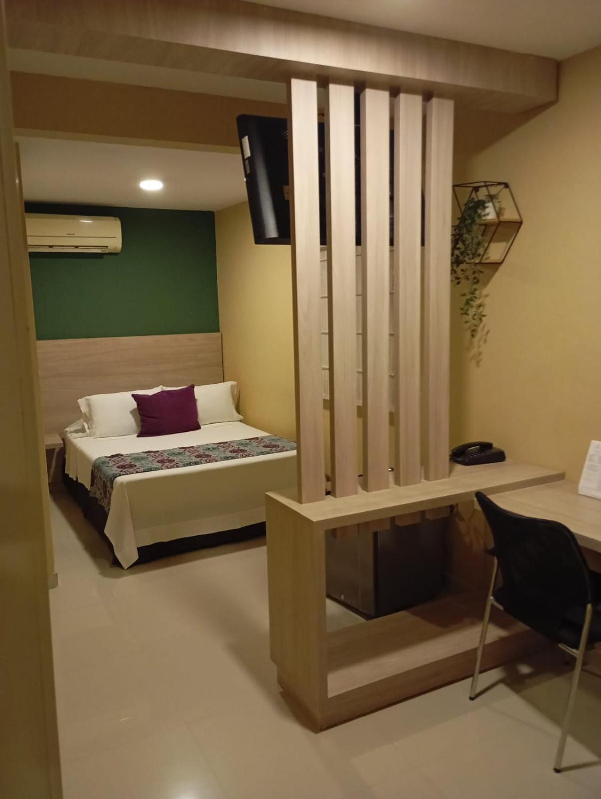 Prado 34 West Hotel