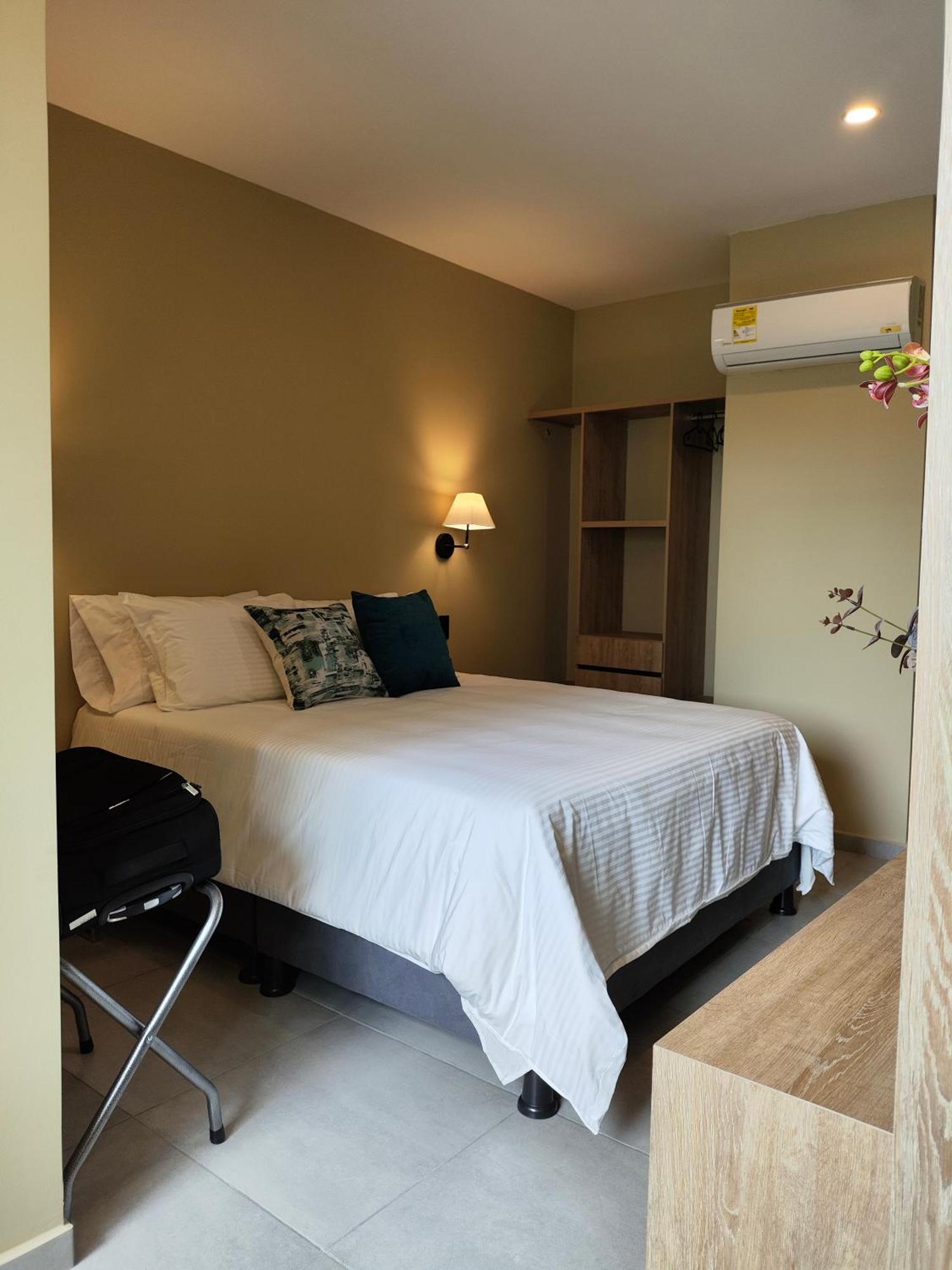 Hotel Hvd Cabecera