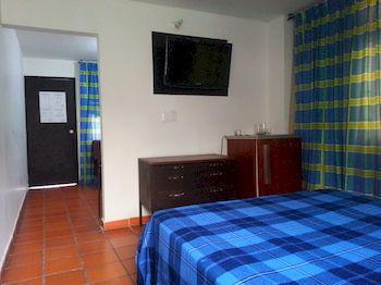 Colonial Plaza Hotel 3*