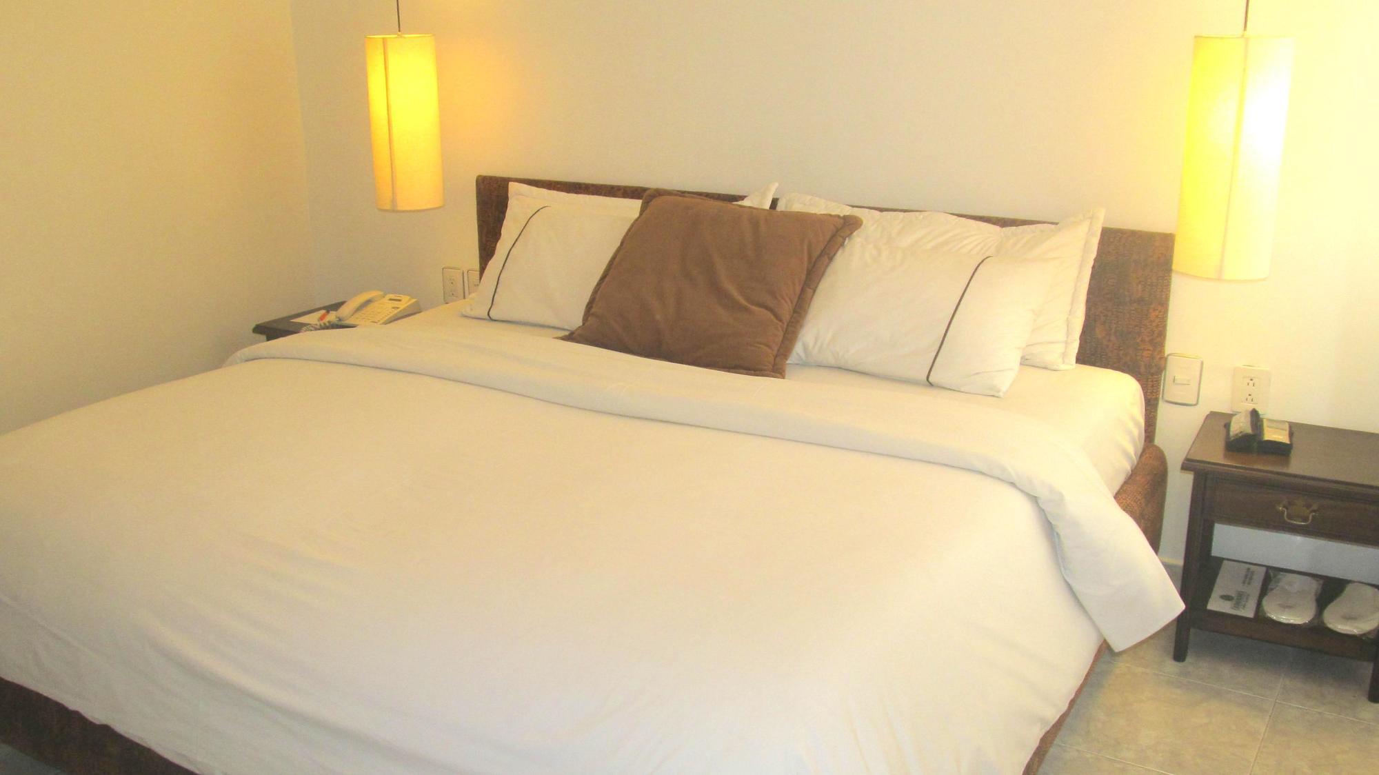 Hotel Ciudad Bonita 4*