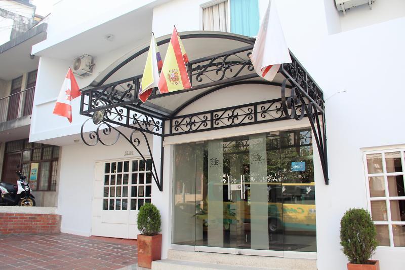 Prado 34 West Hotel