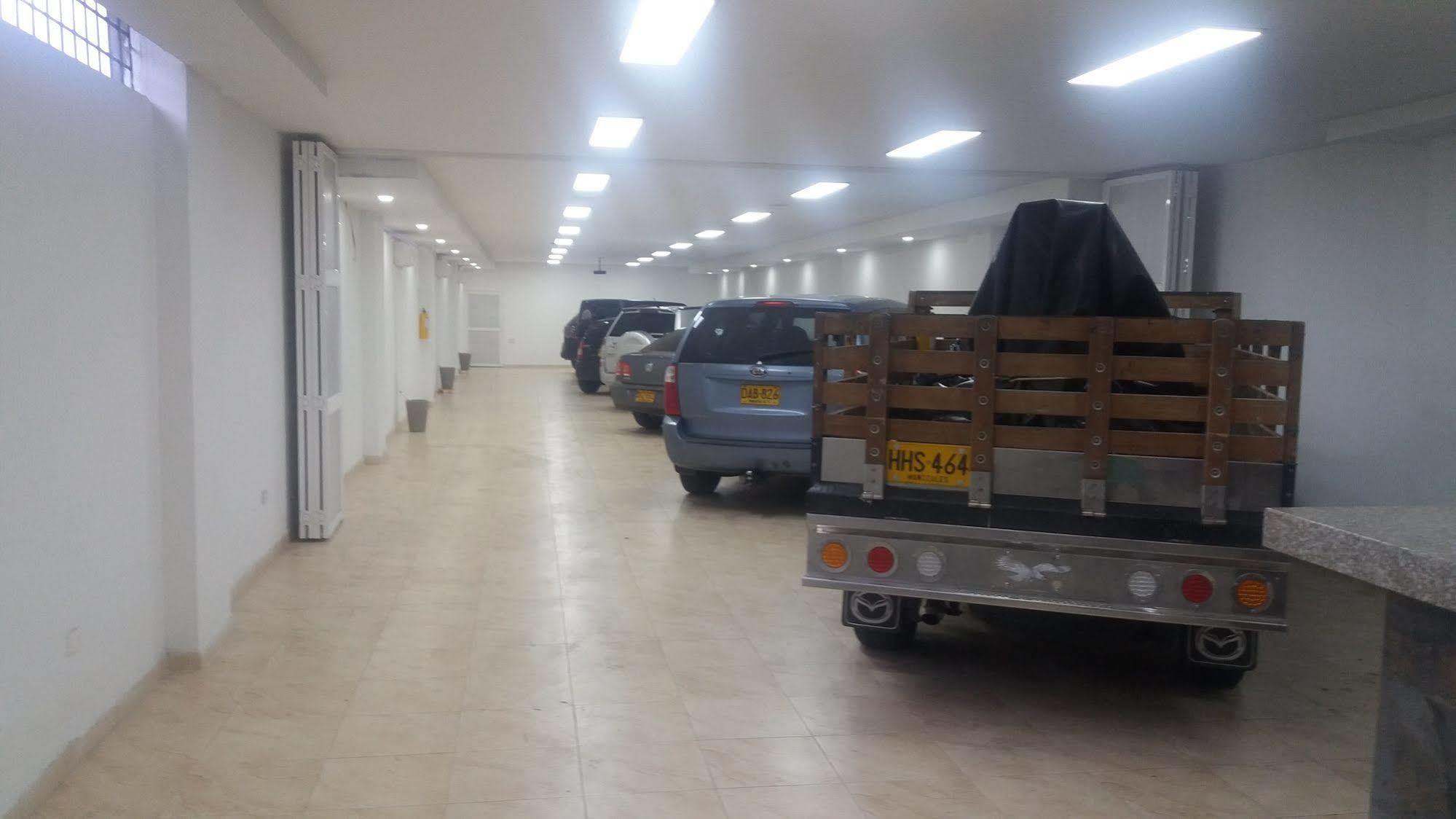 Hotel Ayenda 1501 Metropolitana Plaza 3*