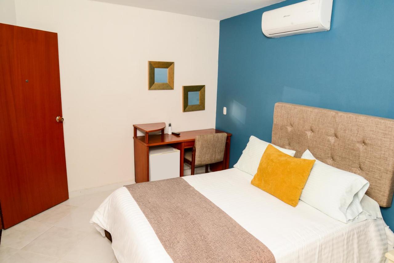Prado 34 West Hotel 3*