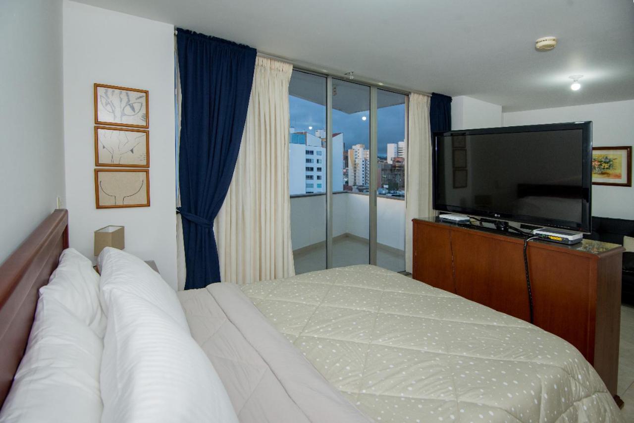 Comfortable, Muy Completo, Familiar