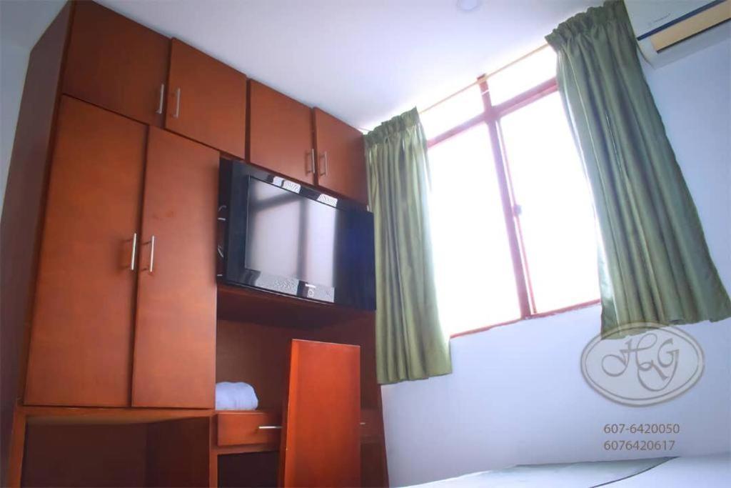 Granada Hotel *