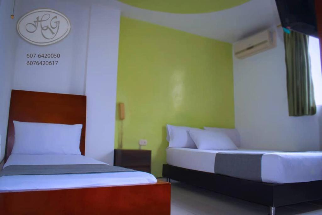 Granada Hotel *