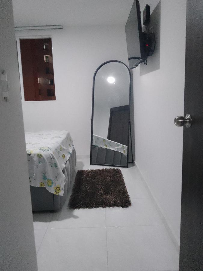 En El Centro De La Ciudad Bonita A Muy Buen Precio Apartamento *