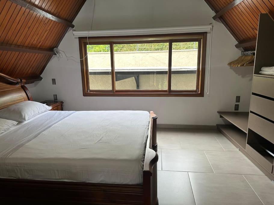 Сasa de vacaciones Casa Chalet En Lagos Del Cacique *