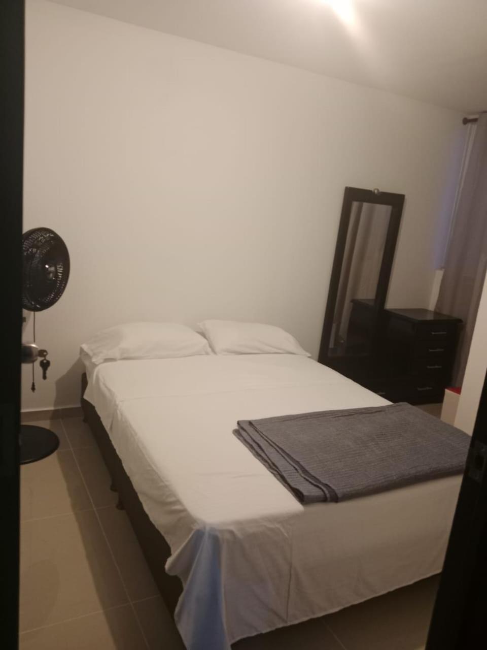 Provenza Housse-alquiler De En Apto Compartido *