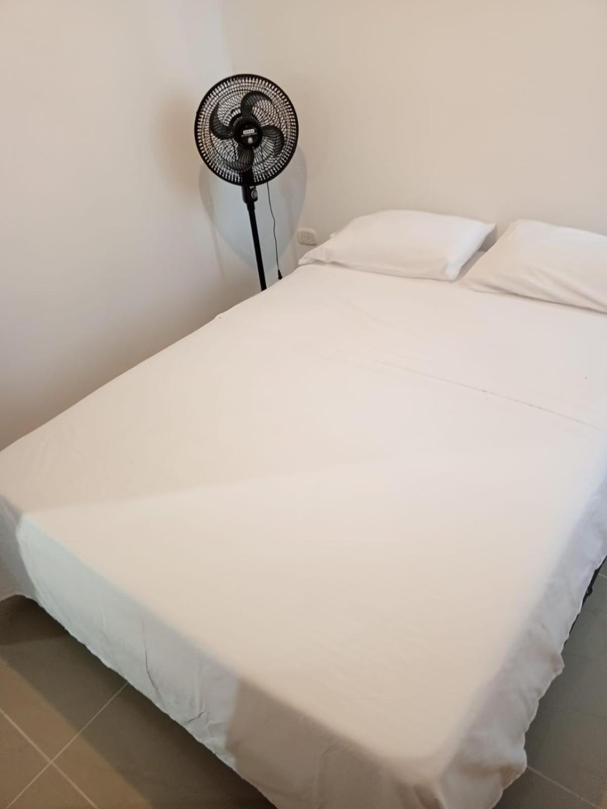 Apartamento Provenza Housse-alquiler De En Apto Compartido *