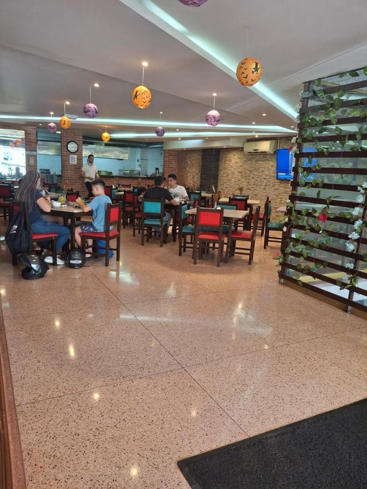 Leon Dorado 4* Bucaramanga