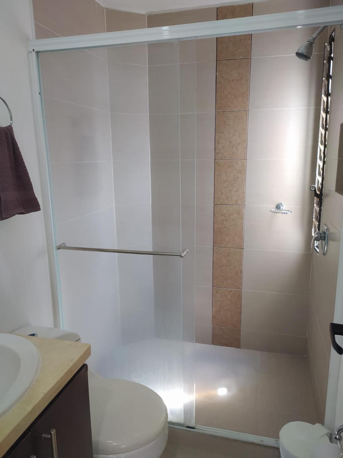Apartment 2 Bedroom Located Center Of Cabecera With Doorman *