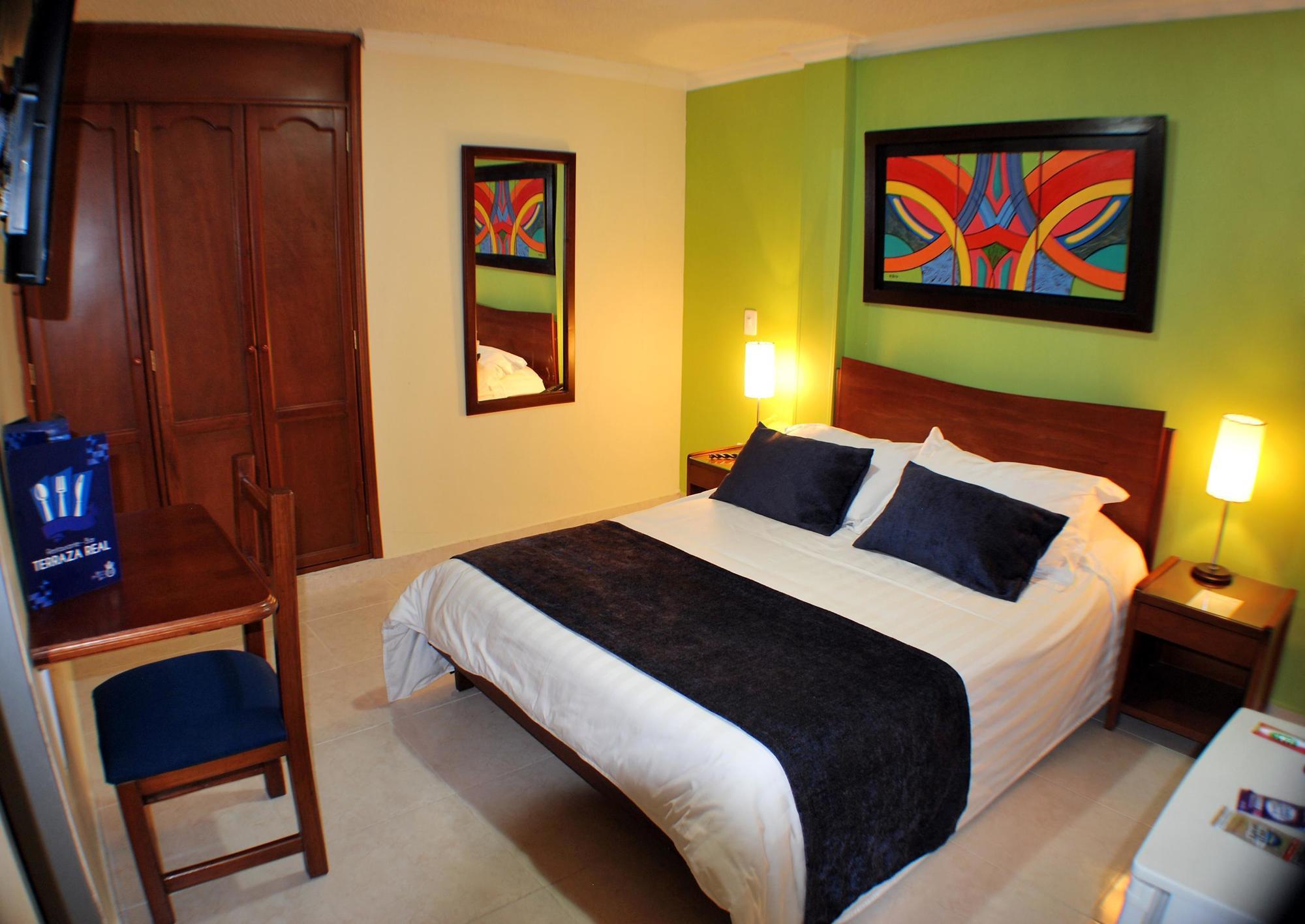 Plazuela Real Hotel 3*