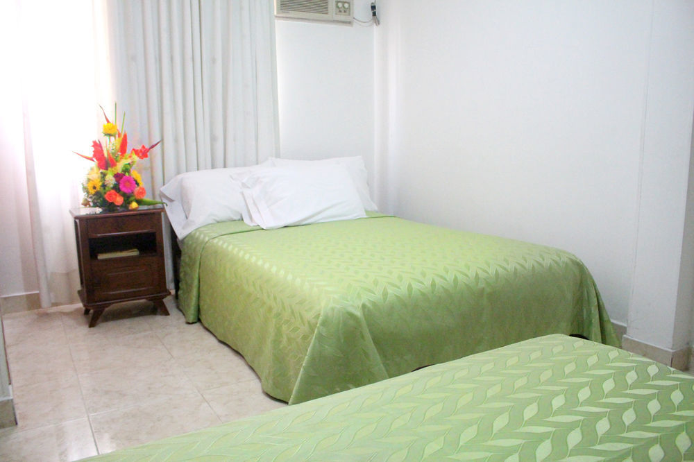 Hotel El Pilar 3*