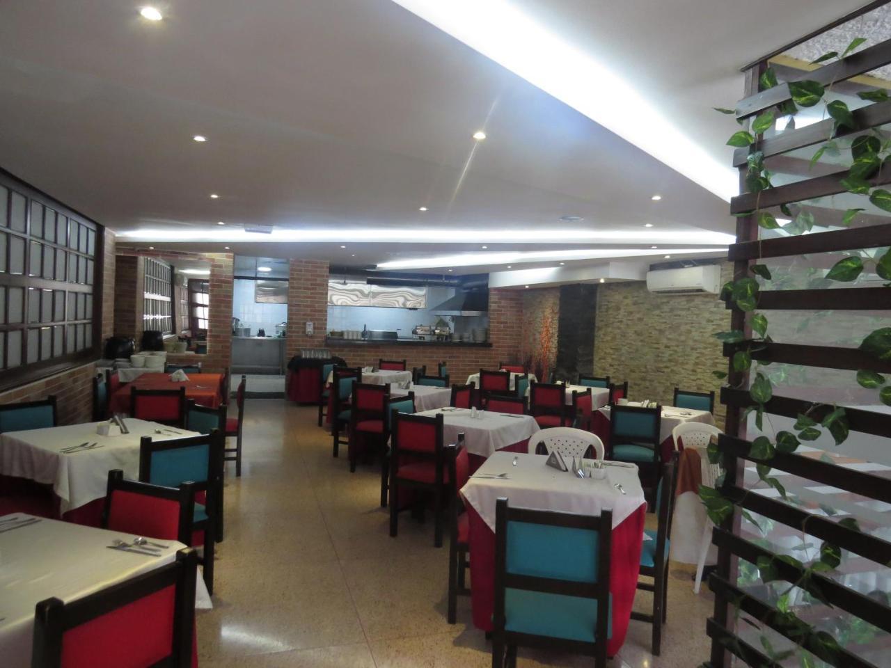 Leon Dorado 4* Bucaramanga