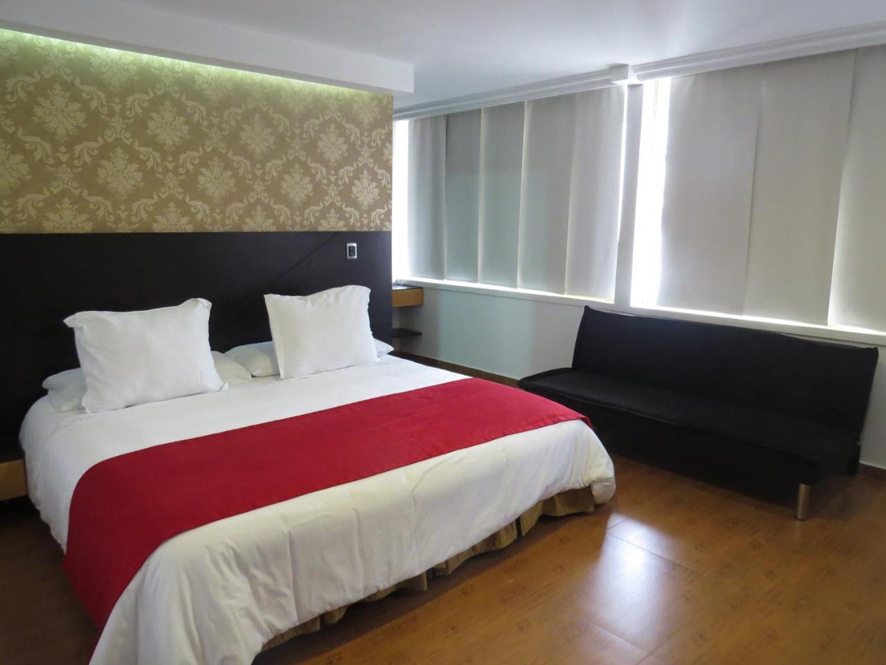 Leon Dorado 4*
