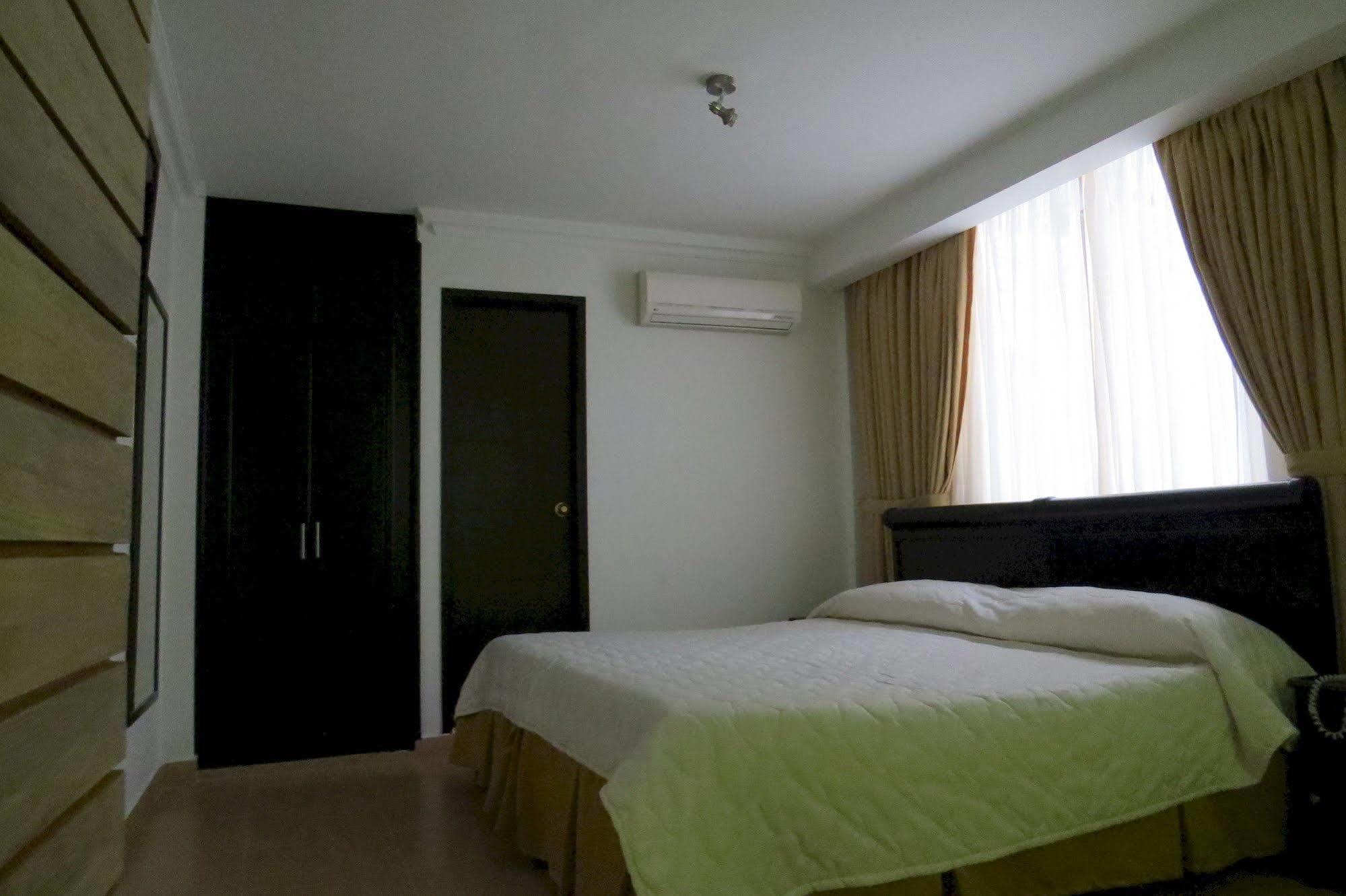 Leon Dorado 4* Bucaramanga