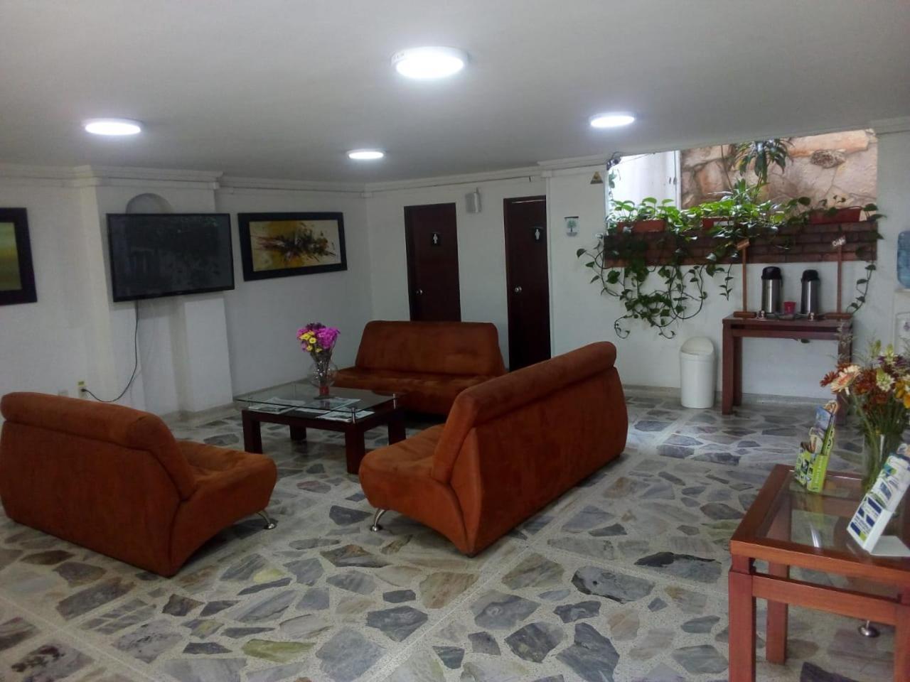 El Pilar Hotel 3*