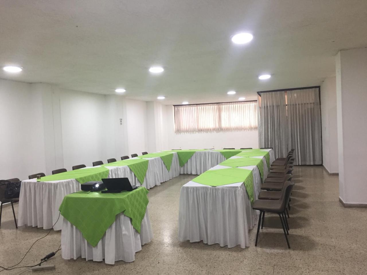 Hotel El Pilar 3*